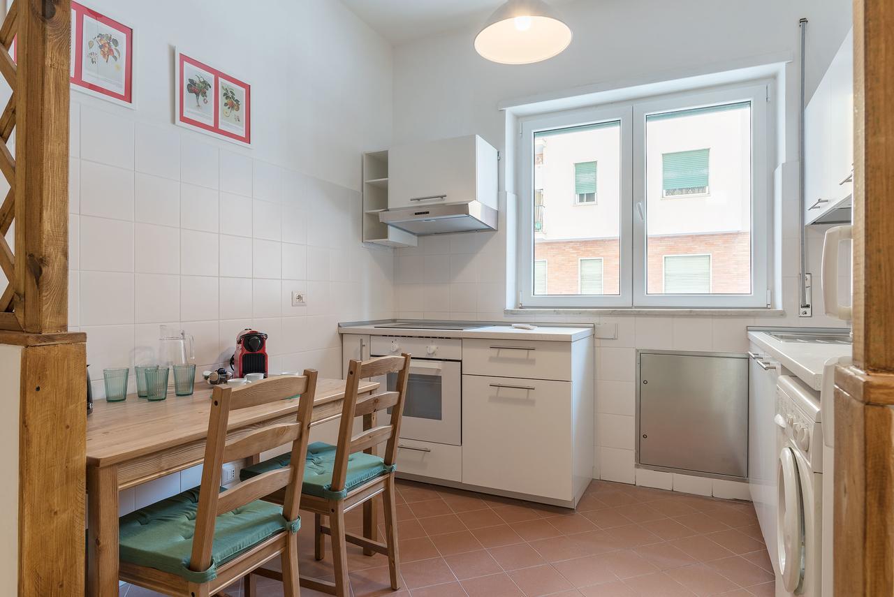 Red & White Vatican Apartment Rome Extérieur photo