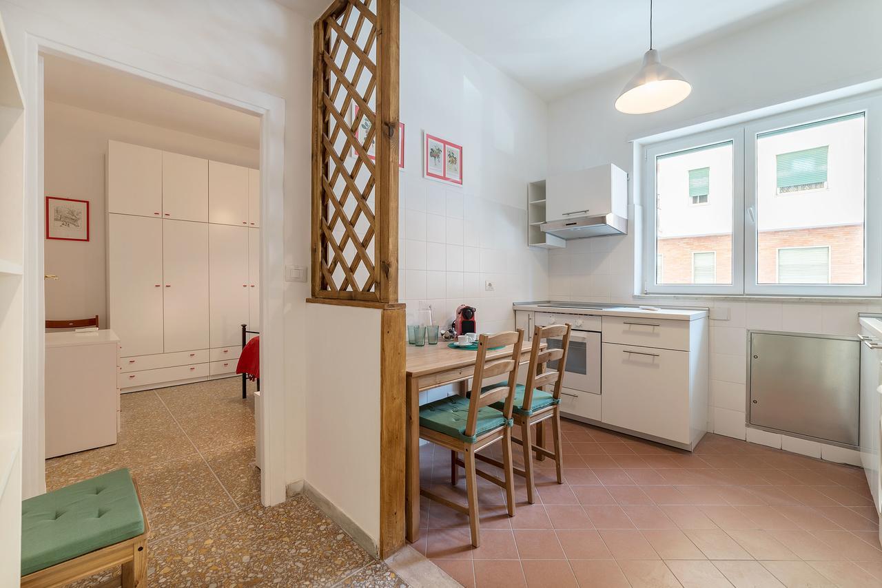 Red & White Vatican Apartment Rome Extérieur photo