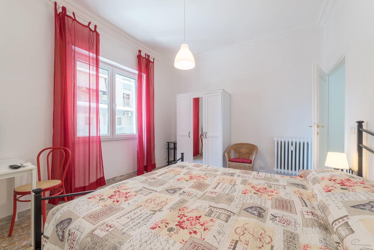 Red & White Vatican Apartment Rome Extérieur photo